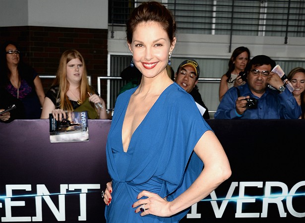 Em 2012, quando a mídia caiu em cima de Ashley Judd por ela ter supostamente engordado e feito um preenchimento de bochechas considerado ruim, a atriz respondeu publicando um artigo em que 