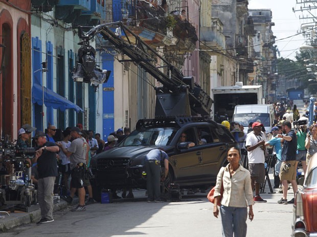 Cena de 'Velozes e Furiosos 8' é filmada em Havana; filme é a primeira superprodução de Hollywood rodada na ilha em mais de 50 anos (Foto: Reuters)