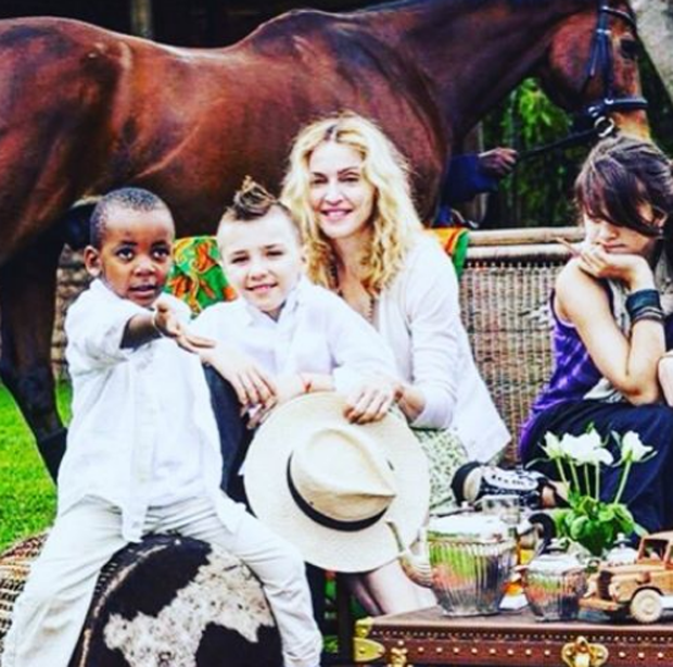 Madonna com os filhos, David, Rocco e Lourdes maria (Foto: Reprodução)