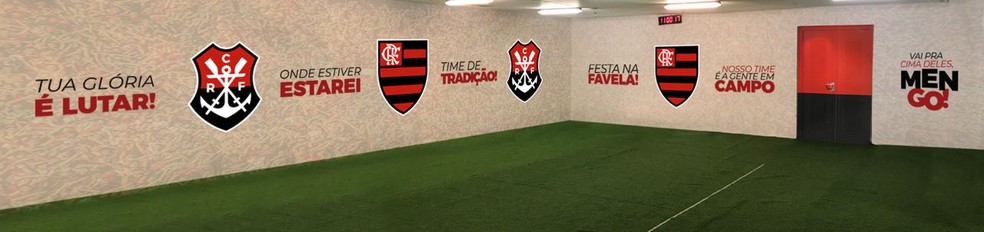 Sala de aquecimento com cantos da arquibancada (Foto: DivulgaÃ§Ã£o Flamengo.com.br)