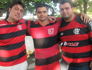 Da esquerda para direita, os torcedores Fabricio Alves, Ramon Andrade e Vinicius Moraes (Foto: Janir Junior / Globoesporte.com)