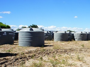 Cisternas de polietileno serão usadas em projeto piloto em Ibotirama (BA) (Foto: Glauco Araújo/G1)