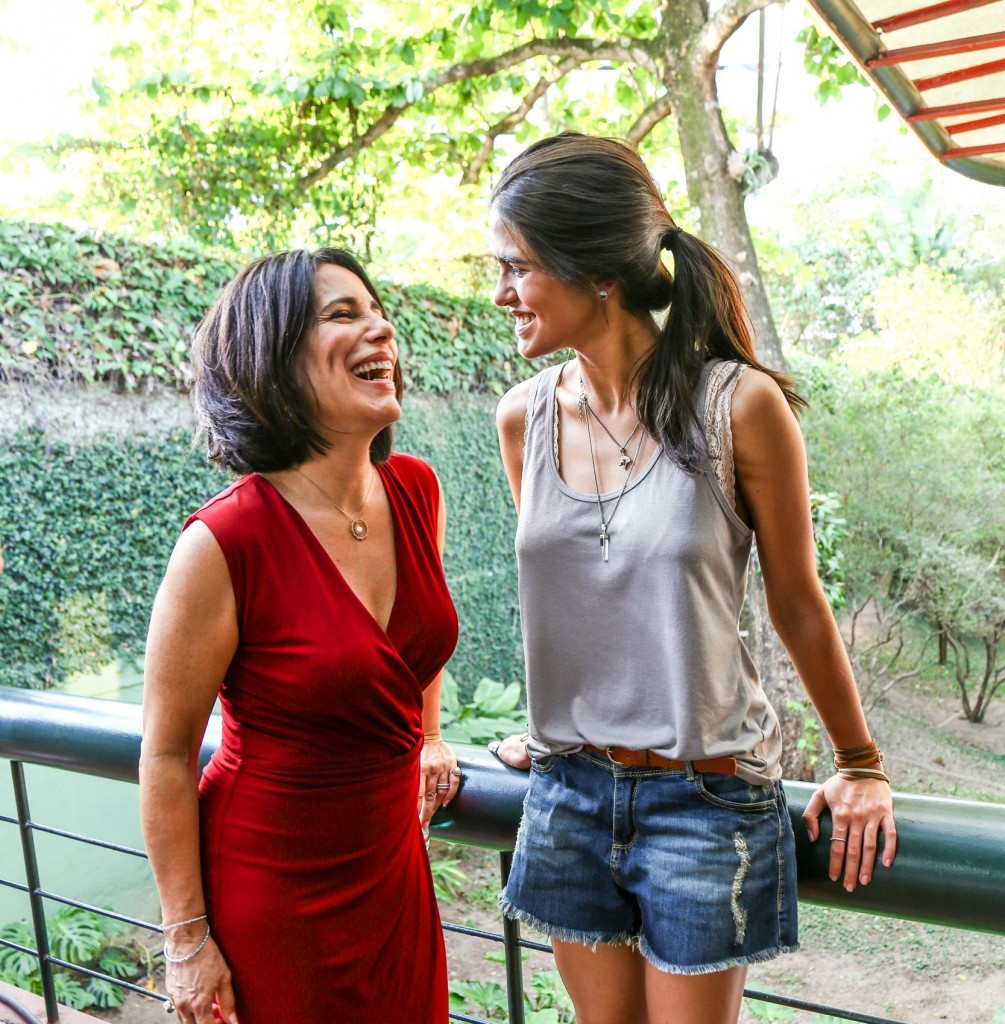 Gloria Pires e Antônia Morais juntas no filme Linda de Viver (Foto: Reprodução / Instagram )