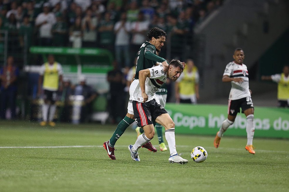 Palmeiras e São Paulo se reencontram três meses após jogo que selou virada entre rivais
