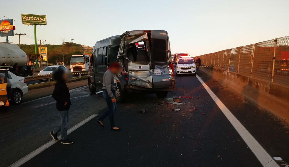 Engavetamento interdita a Rodovia Raposo Tavares e provoca mortes em Sorocaba — Foto: Arquivo Pessoal