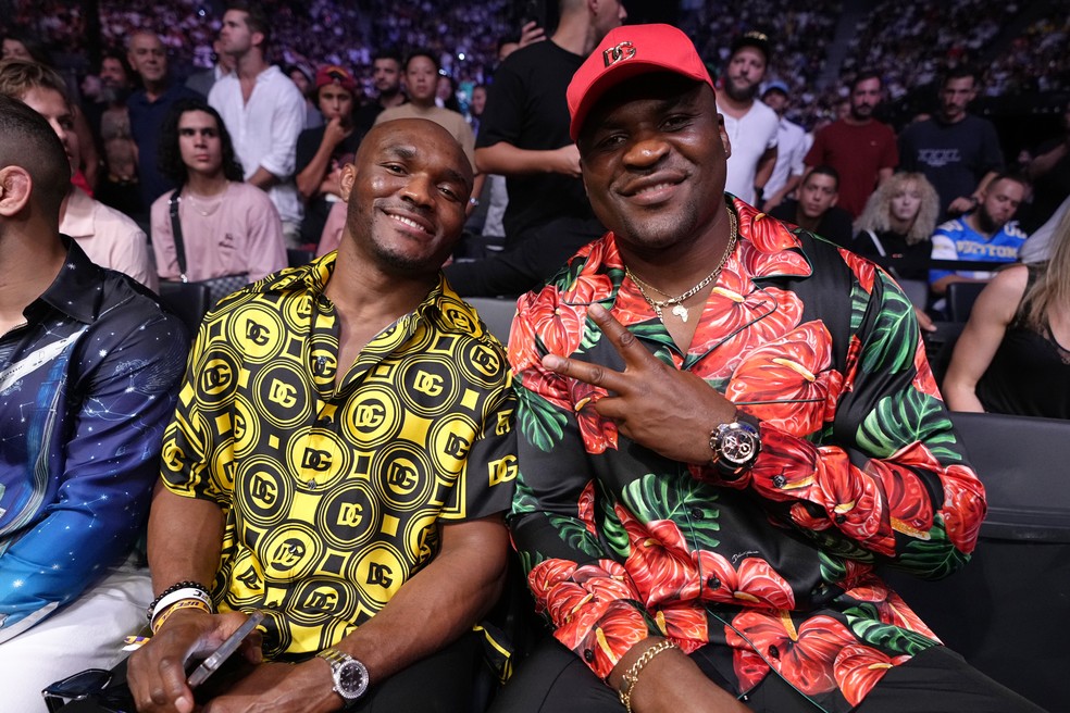 Kamaru Usman e Francis Ngannou no UFC Paris — Foto: Getty Images