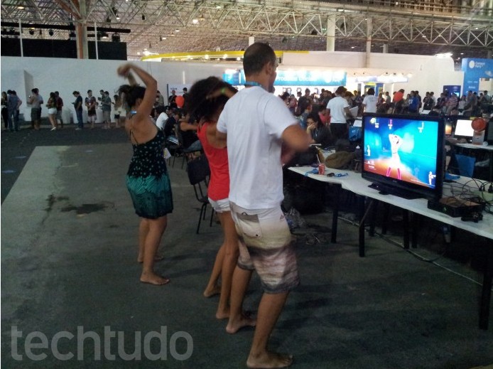 Jogadores trazem seus próprios videogames para o evento  (Foto: TechTudo/Paulo Vasconcellos)