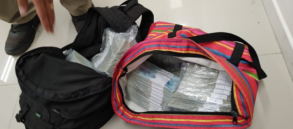 Polícia do RJ apreende R$ 1 milhão  — Foto: Reprodução