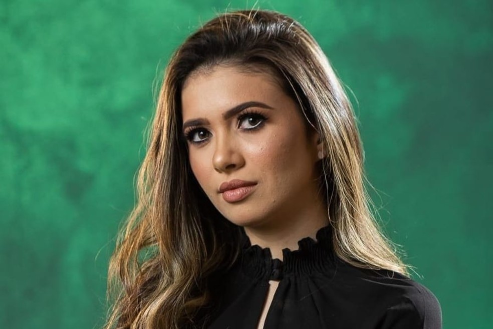 Vanessa Oliveira, de 25 anos, diz que o reajuste no auxílio-permanência do Prouni seria importante para custear as despesas da faculdade — Foto: Arquivo pessoal
