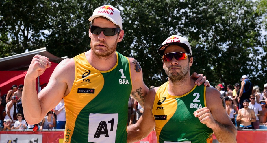 Alison/Bruno Schmidt vence dupla da Letônia e vai às oitavas do Mundial