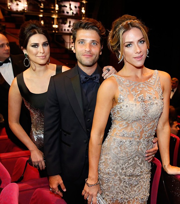 Fernanda Paes Leme, Giovanna Ewbank e Bruno Gagliasso em Cannes (Foto: Felipe Panfili/AgNews)