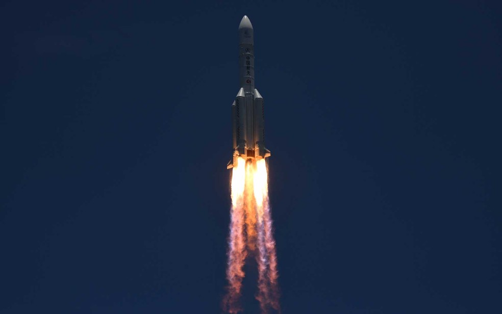 Foguete leva espaçonave que irá orbitar e pousar em Marte em 2021 — Foto: Noel Celis / AFP Photo