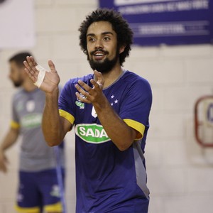 Em fase de experiências, Cruzeiro vai atrás de 2ª vitória no Mineiro de vôlei