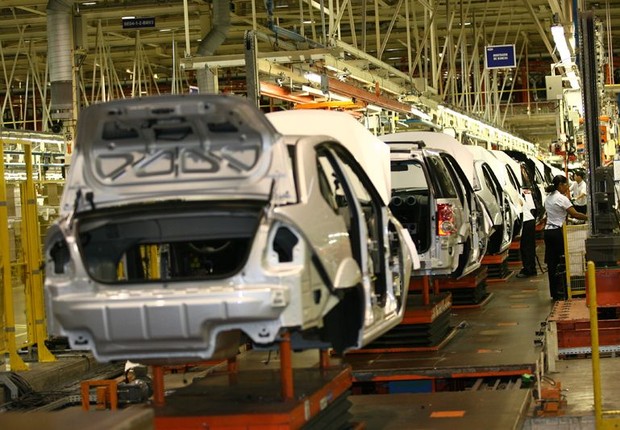 Fábrica da montadora Ford em Camaçari, na Bahia: negociação para dispensa de 2 mil trabalhadores excedentes (Foto: Divulgação)
