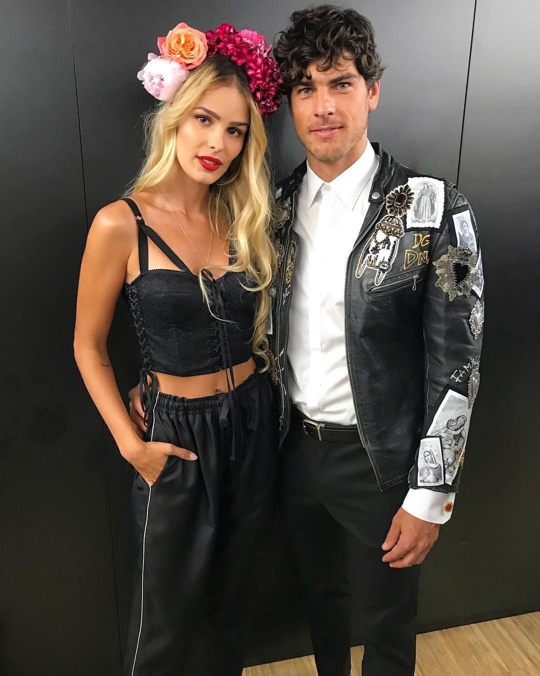 Yasmin Brunet e Evandro Soldati desfilam juntos em Milão - Vogue | gente