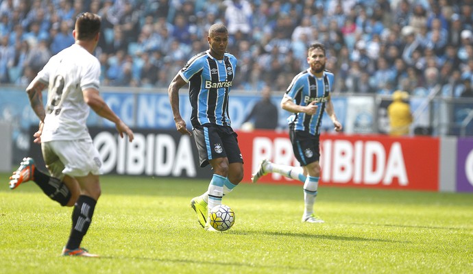 Walace, desfalca Gremio no jogo contra Sport. Maicon deve voltar