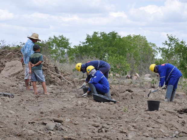 Material arqueológico foi encontrado durante obras do canal do Sertão (Foto: Arquivo Pessoal)