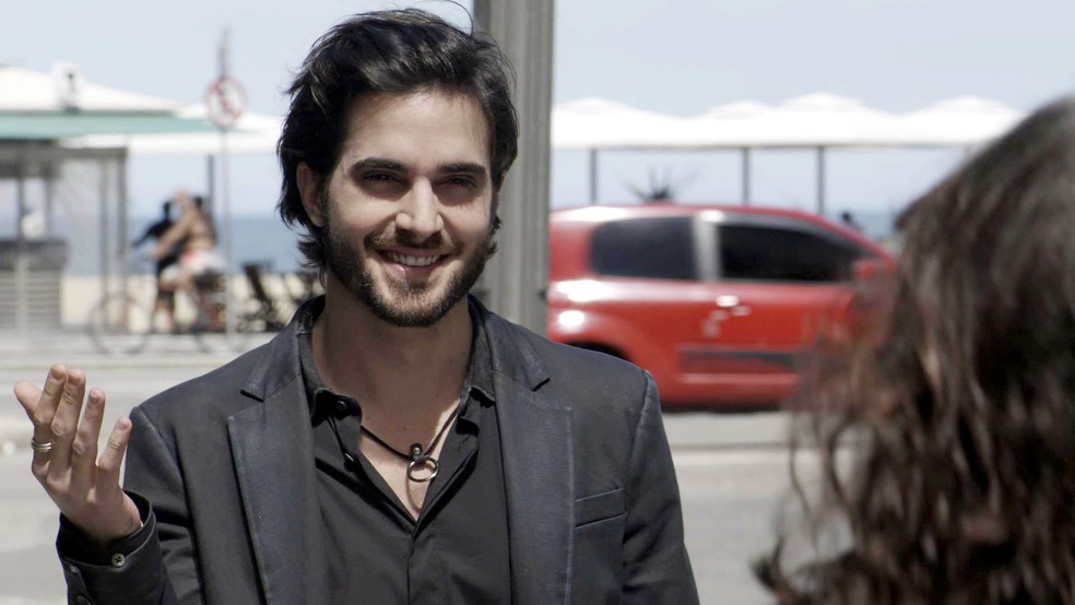 Ruy vai atrás de Irene (Foto: TV Globo)