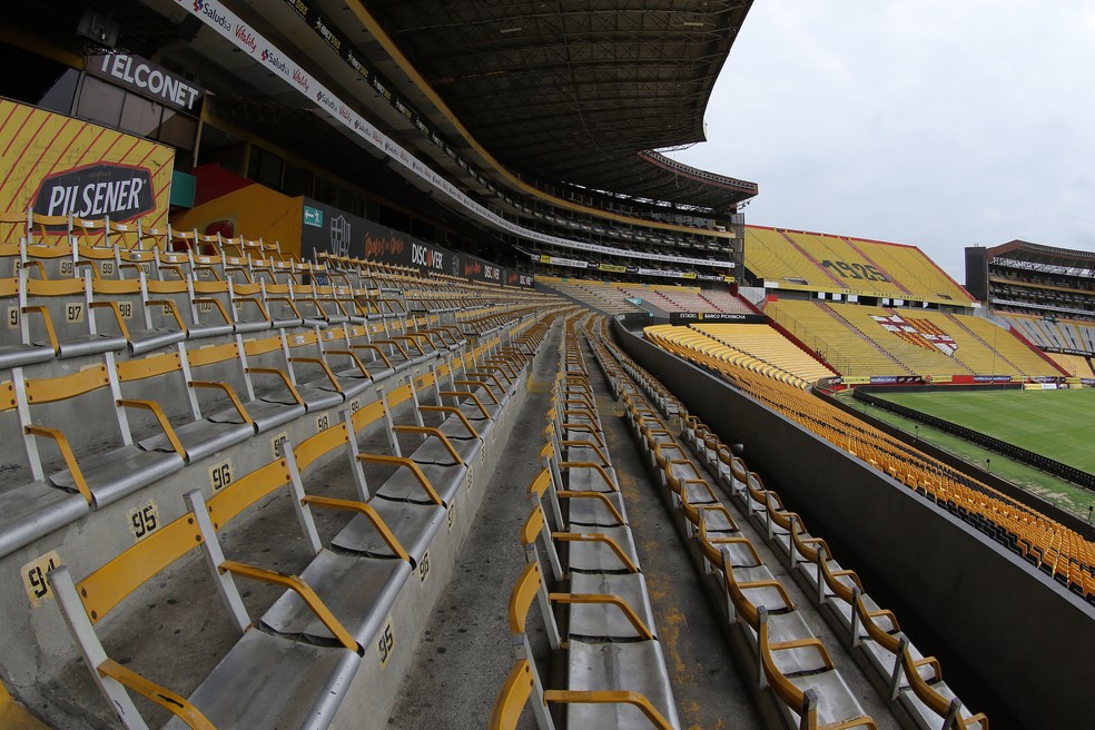 Cadeiras do Estádio Monumental de Guayaquil, no Equador — Foto: Getty Image