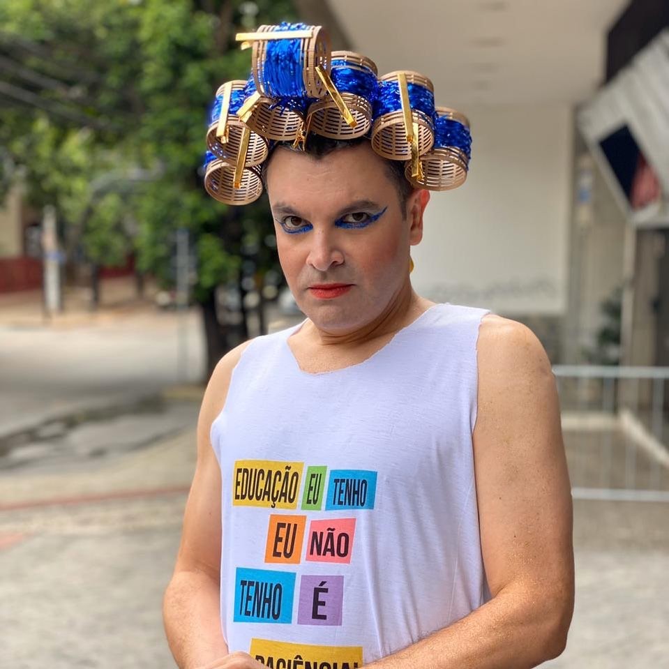 Tiago Abreu usou até uma camiseta com uma frase de Dona Hermínia (Foto: Reprodução/Instagram)