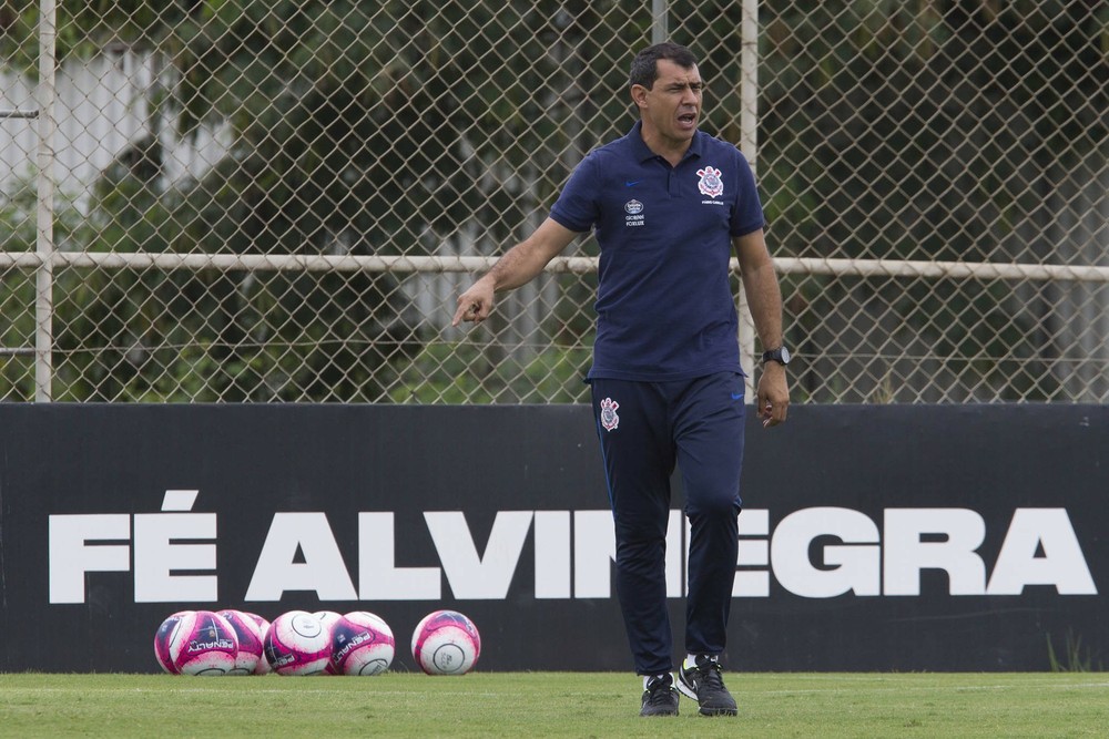 Sem molezinha: Corinthians volta a treinar no Brasil, e Carille já define escalação