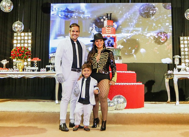 Simone e Kaká Diniz celebram o aniversário do filho, Henry (Foto: Guirlanda Lima/ Brazil News) Simone e Kaká Diniz celebram o aniversário do filho, Henry (Foto: Guirlanda Lima/ Brazil News)
