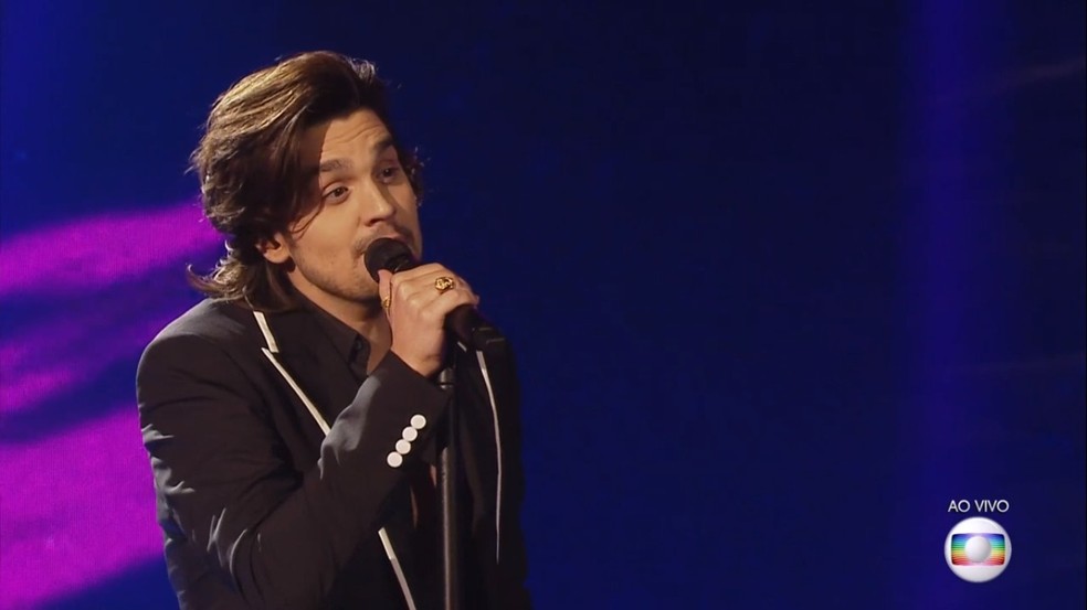 Luan Santana se apresenta ao vivo — Foto: Globo