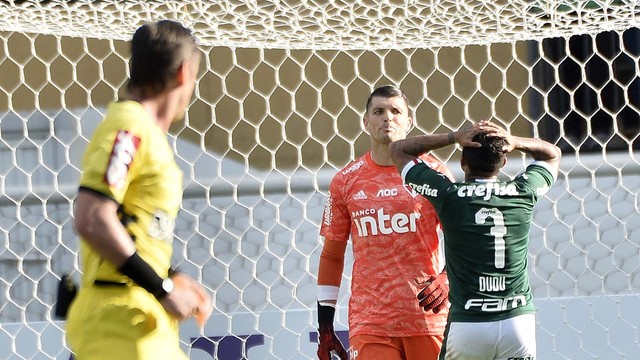 Dudu lamenta gol perdido pelo Palmeiras