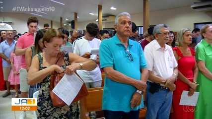Fiéis marcam presença em missa celebrada na manhã de natal, em Palmas