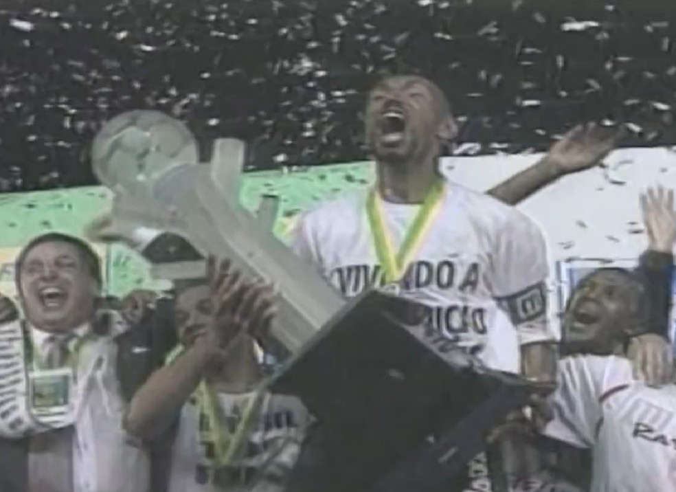 Paulista foi campeão da Copa do Brasil de 2005, sobre o Fluminense — Foto: Reprodução SporTV