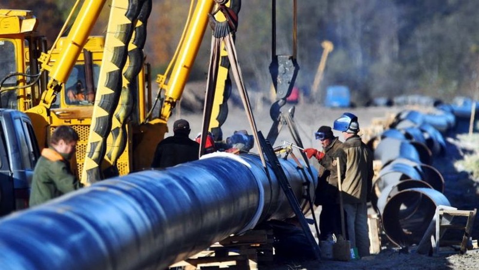 Oleoduto Druzhba é o mais longo do mundo, conectando Rússia com a Europa Oriental e Ocidental — Foto: Getty Images/BBC