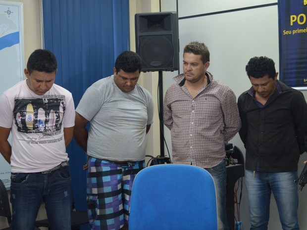 Homens foram presos suspeitos de agir na quadrilha que arromba e rouba caixas eletrônicos em Roraima (Foto: Emily Costa/ G1 RR)