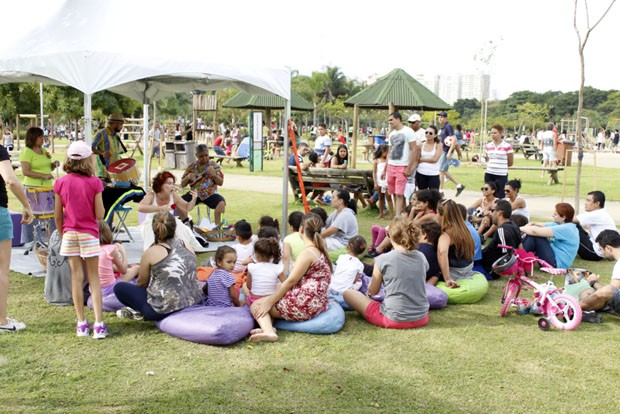 Pais e filhos podem aproveitar juntos a contação de histórias (Foto: Equipe BVL/Divulgação)