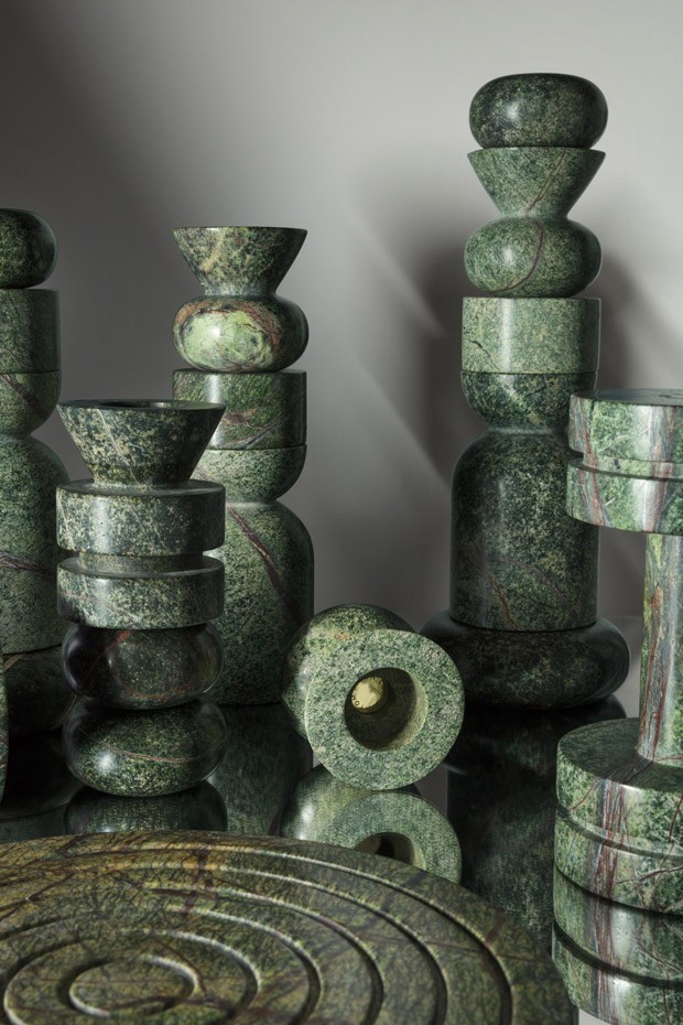 Tom Dixon lança peças em mármore verde inspiradas na Índia (Foto: Divulgação)