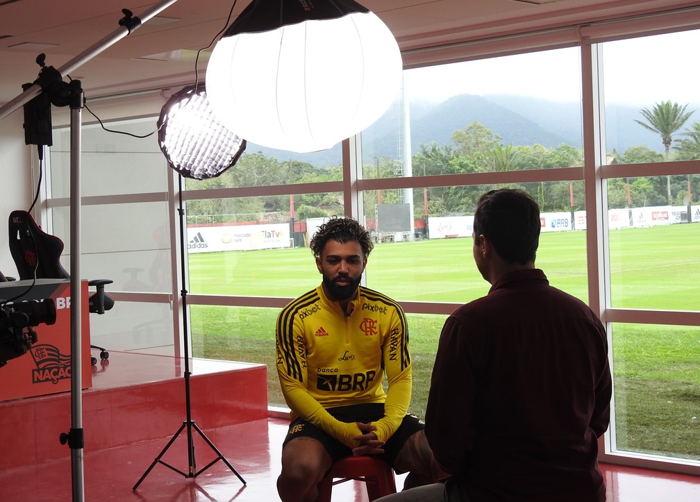 Gabigol, do Flamengo, em entrevista ao Esporte Espetacular no Ninho do Urubu — Foto: Fred Gomes