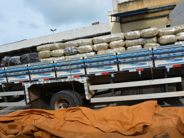 Três toneladas de maconha são descobertas em carga de cebolas