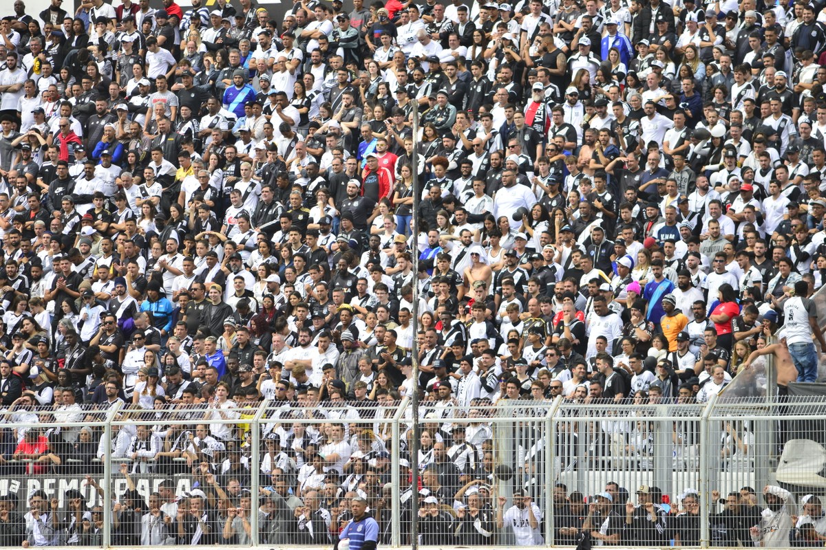Torcida da Ponte Preta vai ter 800 ingressos para estreia na Série A2; veja valores e como