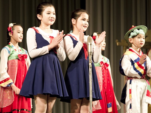 Espetáculo com crianças norte-coreanas (Foto: Gabriel Prehn Britto/Arquivo pessoal)