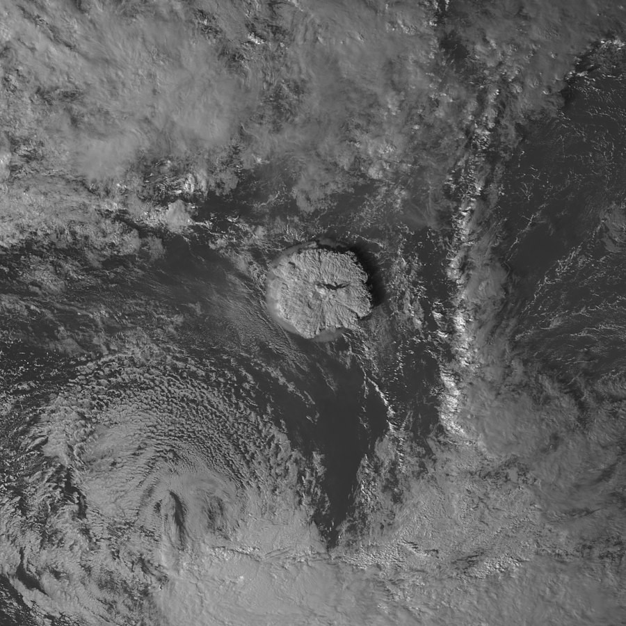 Imagem do satélite Himawari 8 da erupção vulcânica em Tonga (Foto: Agência Meteorológica do Japão/NASA SPoRT)