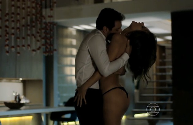 Rodrigo Lombardi fez cenas de sexo com Alessandra Ambrosio (Foto: Reprodução)