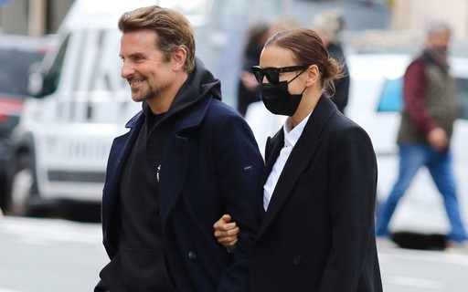 Bradley Cooper e Irina Shayk são vistos de braços dados mais de 2 anos após término