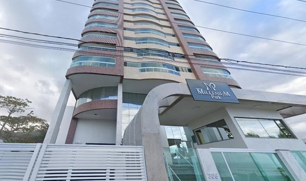 corretor cai do 1º andar de predio de luxo no litoral de sp policia investiga santos e regiao g1