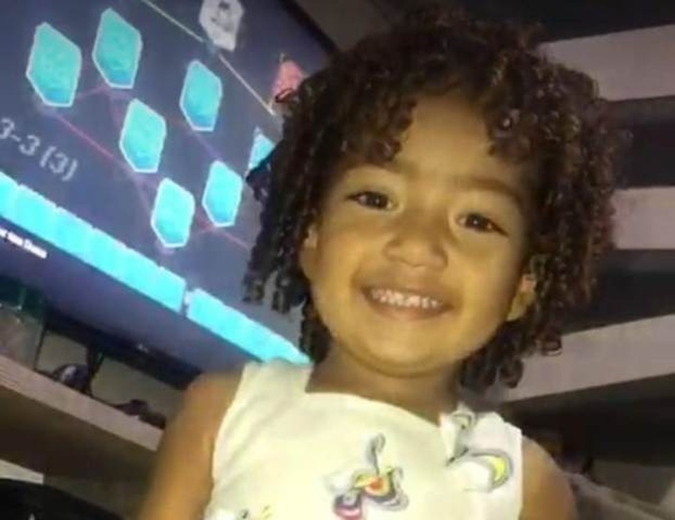 Kethellen Mayane Bispo França, criança de 2 anos que morreu após ser atingida por tiro na testa, na cidade de Feira de Santana — Foto: Redes Sociais