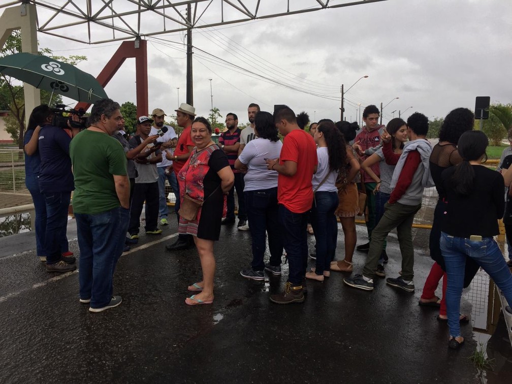 Ato bloqueia entrada do Campus Paricarana da UFRR, em Boa Vista — Foto: Arquivo pessoal 