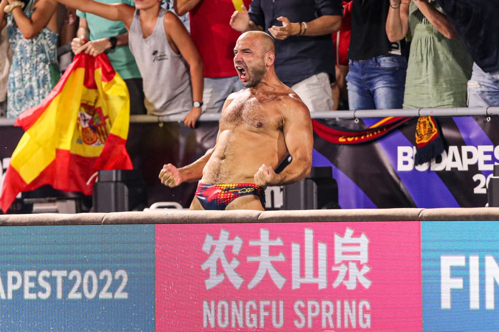Felipe Perrone comemora título mundial pela Espanha — Foto: BSR Agency /Getty Images