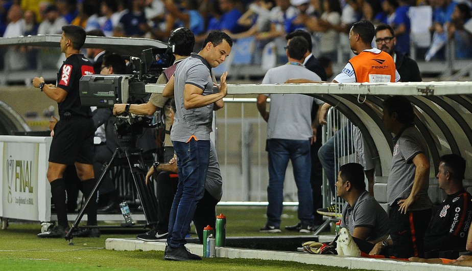Jair Ventura lamenta derrota do Corinthians na primeira final, mas avisa: 
