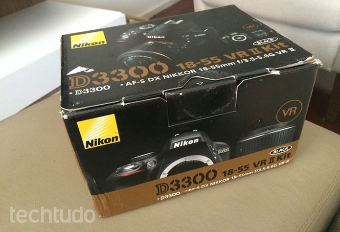Câmeras originais são embaladas em caixas com gráficos, fotos e textos (Foto: Juliana Pixinine/TechTudo)