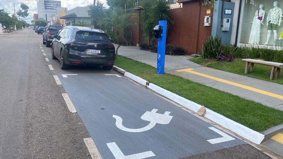 1º Posto público para recarga de veículos elétricos é montado em Porto Velho  — Foto: Semtran