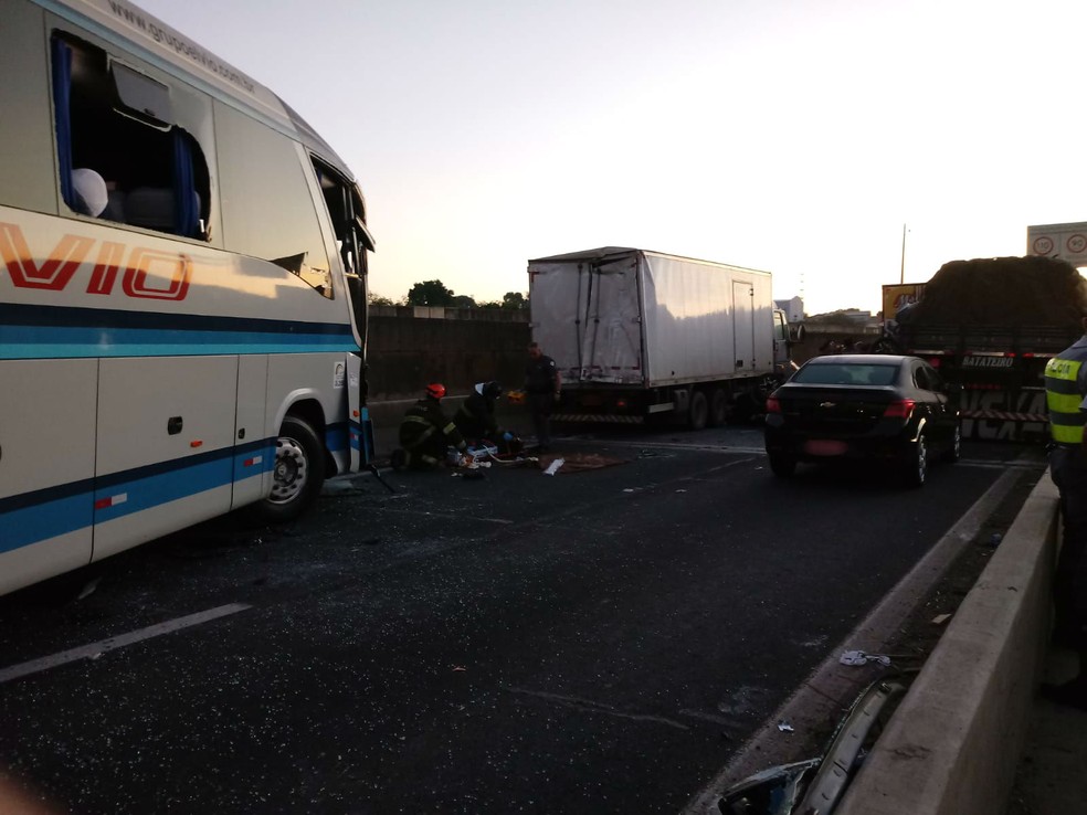 Engavetamento interdita a Rodovia Raposo Tavares e provoca mortes em Sorocaba — Foto: Arquivo Pessoal