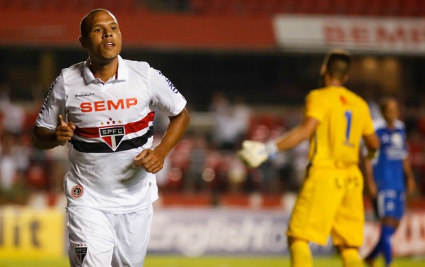 Luiz Ademar destaca ataque do São Paulo, mas vê defesa muito exposta